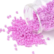 2 mm. fuchsia farvede, skinnende glasperler, 50 g. = 6,6 m.